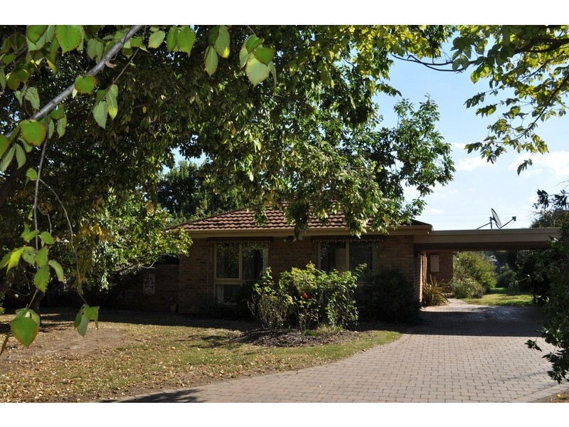 9 Ellerslie Court, Bacchus Marsh VIC 3340