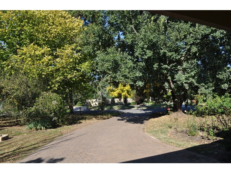 9 Ellerslie Court, Bacchus Marsh VIC 3340