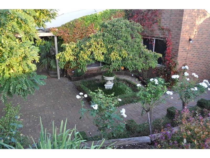74 Underbank Boulevard, Bacchus Marsh VIC 3340