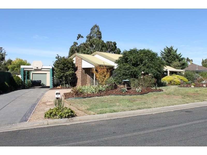 47 Underbank Boulevard, Bacchus Marsh VIC 3340