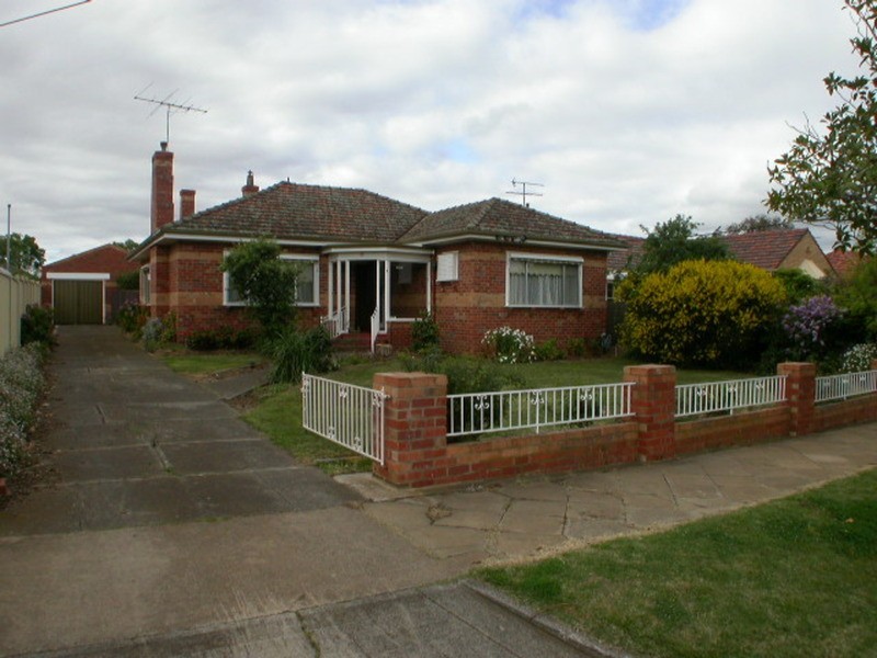 4 McFarland Street, Bacchus Marsh VIC 3340