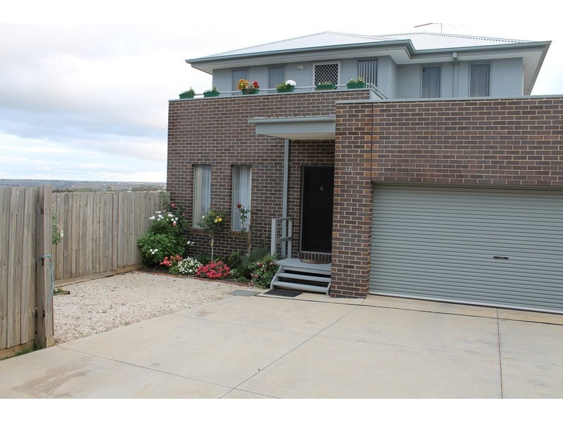3/10 Ross Street, Bacchus Marsh VIC 3340
