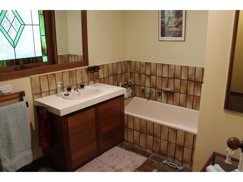 4 Pine Court, Dales Creek VIC 3341