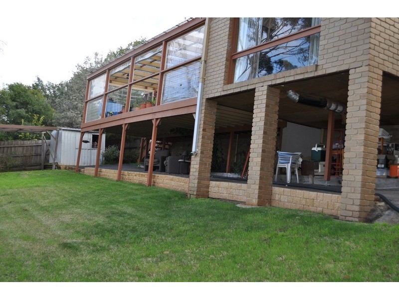 15 White Avenue, Bacchus Marsh VIC 3340