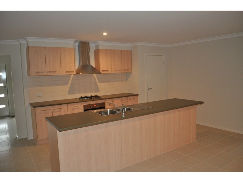 2 Dewar Crescent, Bacchus Marsh VIC 3340