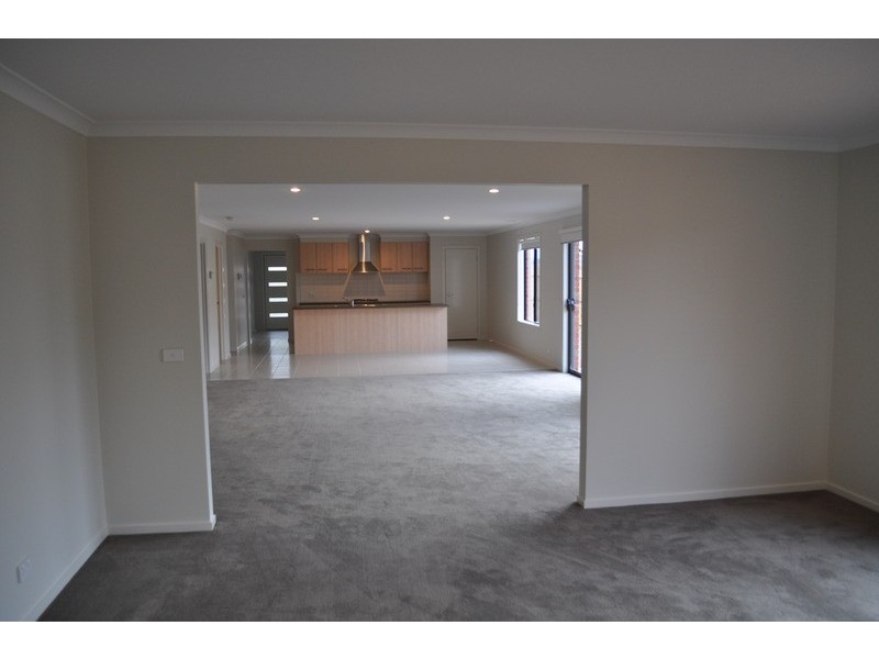 2 Dewar Crescent, Bacchus Marsh VIC 3340