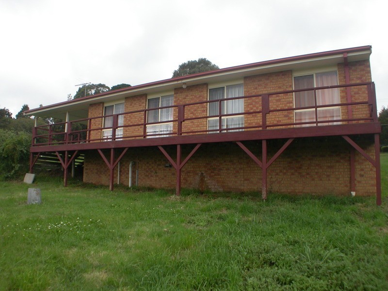 2 Hopwood Street, Gordon VIC 3345