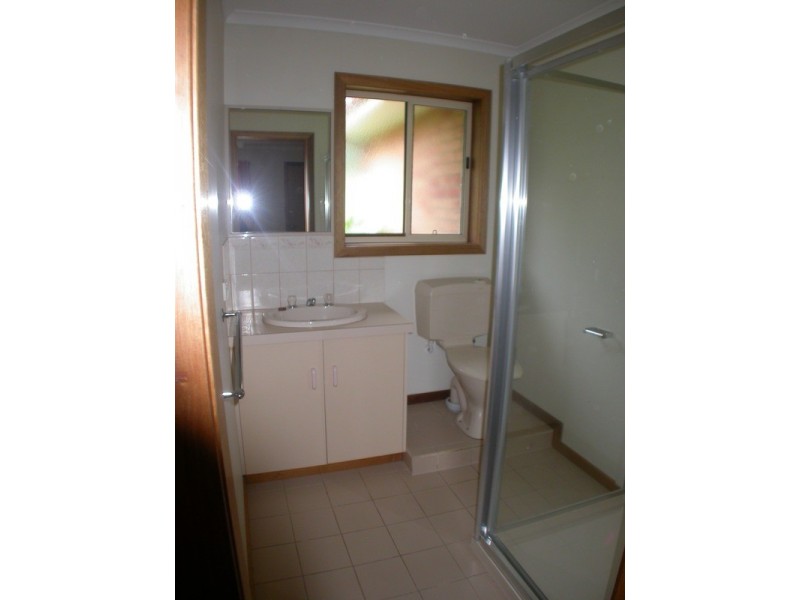 2 Hopwood Street, Gordon VIC 3345