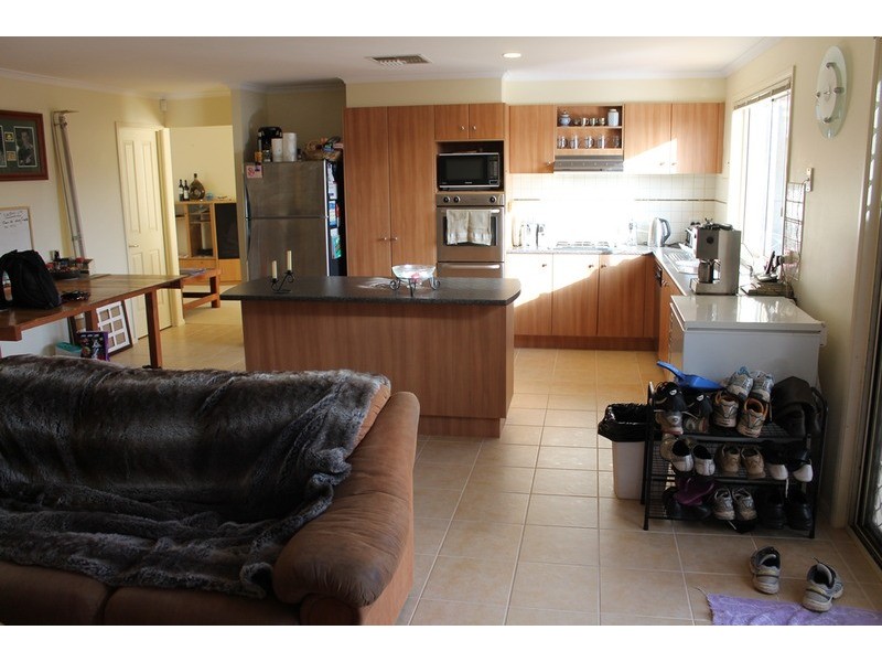 7 McLennan Avenue, Bacchus Marsh VIC 3340