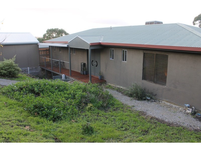 13 Riversdale Crescent, Bacchus Marsh VIC 3340