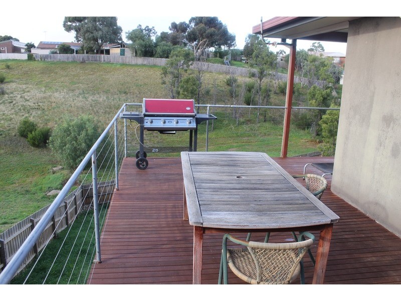 13 Riversdale Crescent, Bacchus Marsh VIC 3340