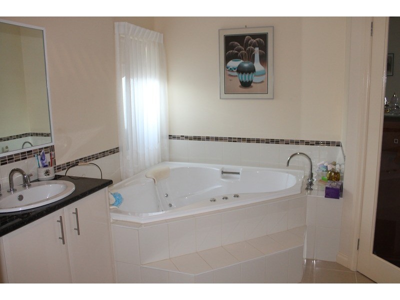 38 Links Road, Bacchus Marsh VIC 3340
