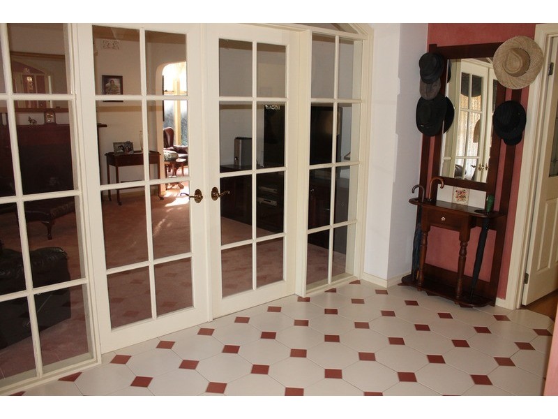 9 Vance Close, Bacchus Marsh VIC 3340