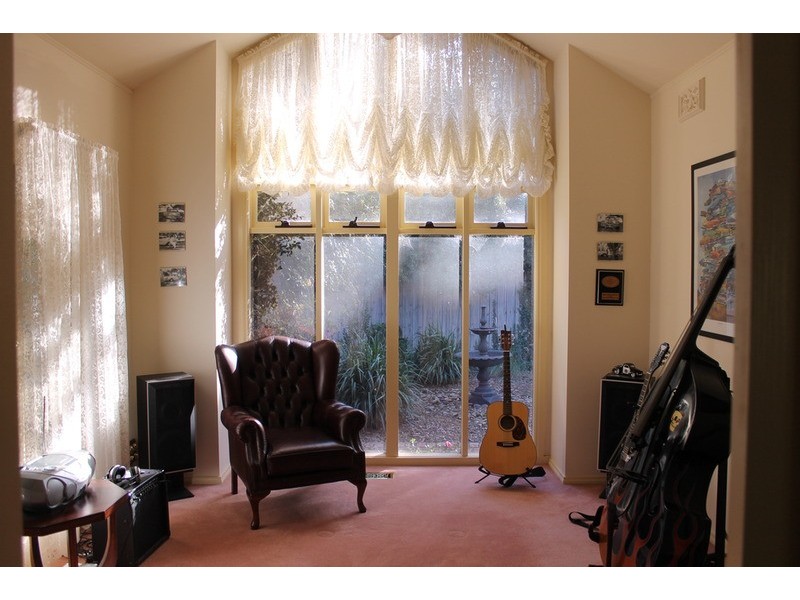 9 Vance Close, Bacchus Marsh VIC 3340