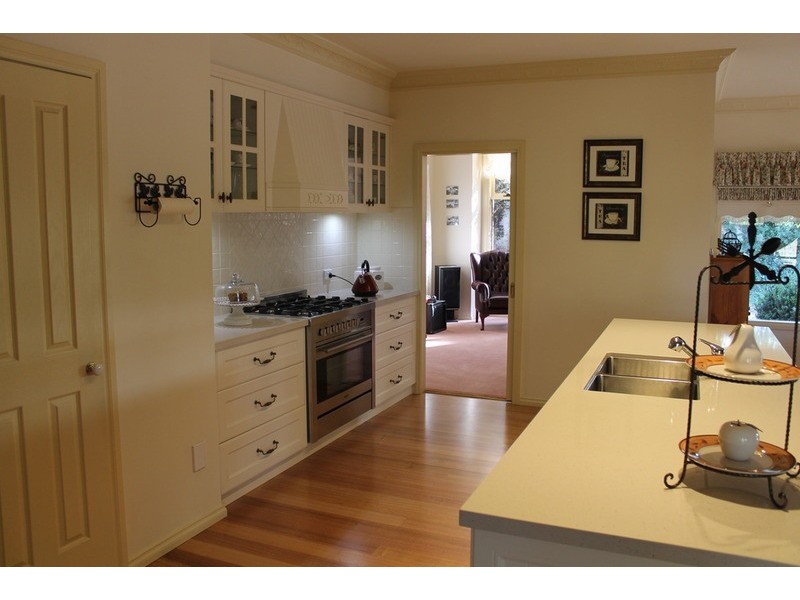 9 Vance Close, Bacchus Marsh VIC 3340