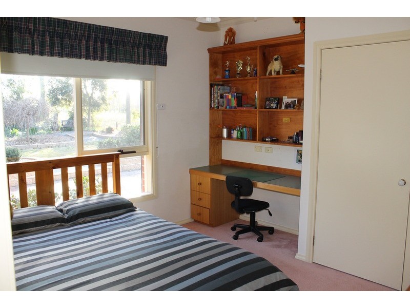 9 Vance Close, Bacchus Marsh VIC 3340