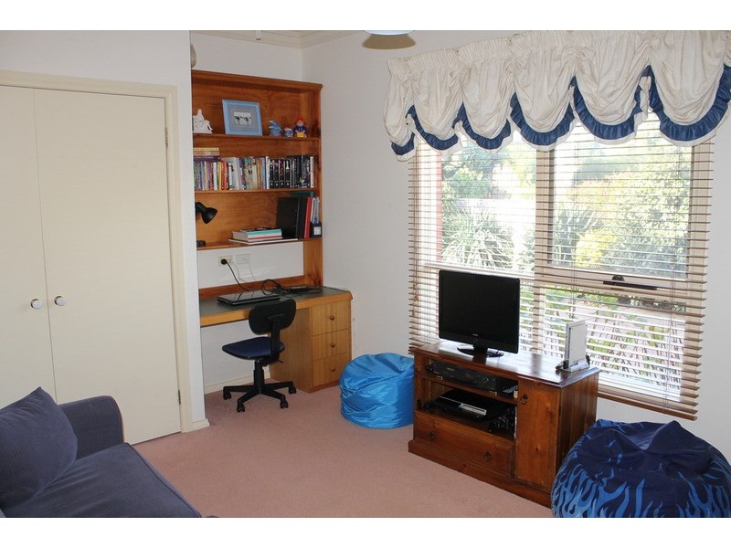 9 Vance Close, Bacchus Marsh VIC 3340