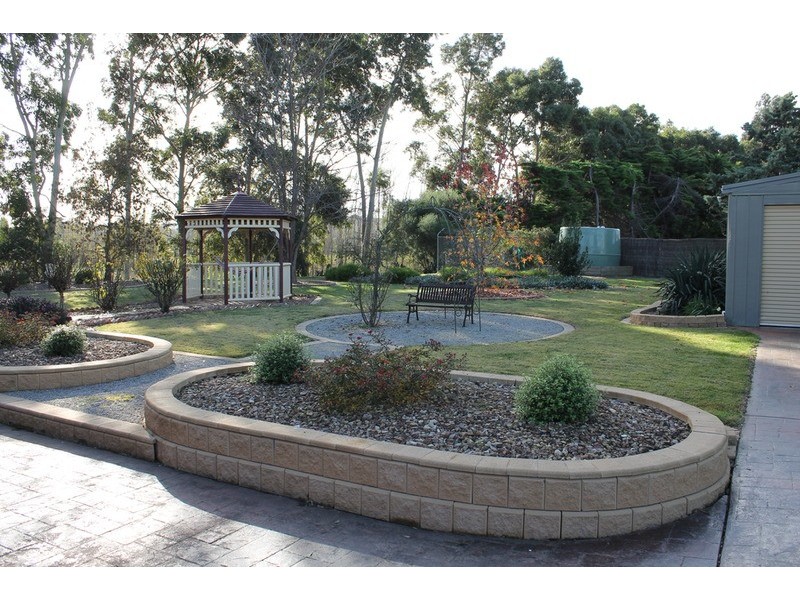 9 Vance Close, Bacchus Marsh VIC 3340