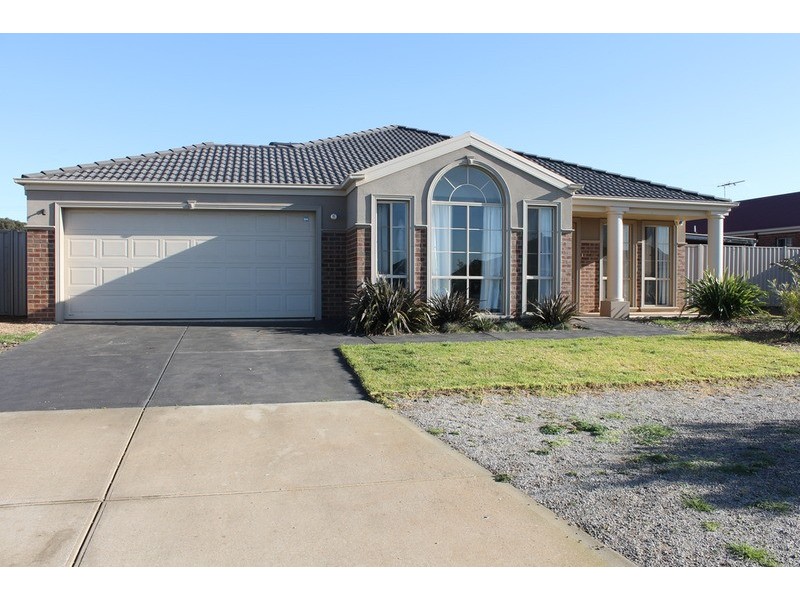 8 Moon Court, Bacchus Marsh VIC 3340