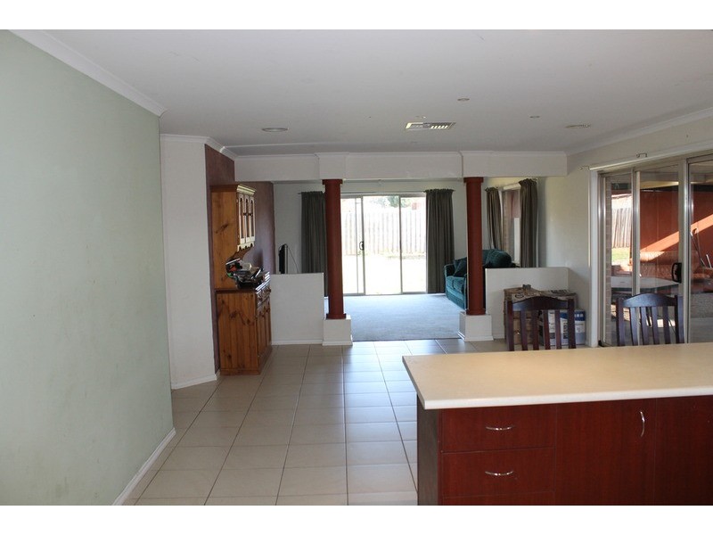 8 Moon Court, Bacchus Marsh VIC 3340
