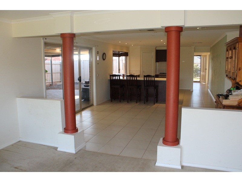 8 Moon Court, Bacchus Marsh VIC 3340