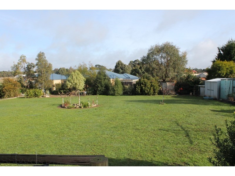 34 Ingliston Road, Ballan VIC 3342