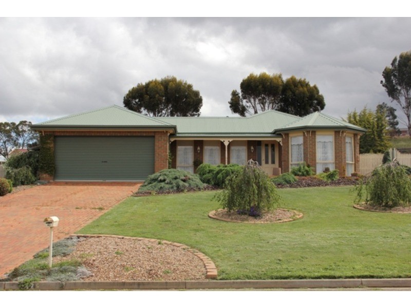 42 Horder Crescent, Darley VIC 3340