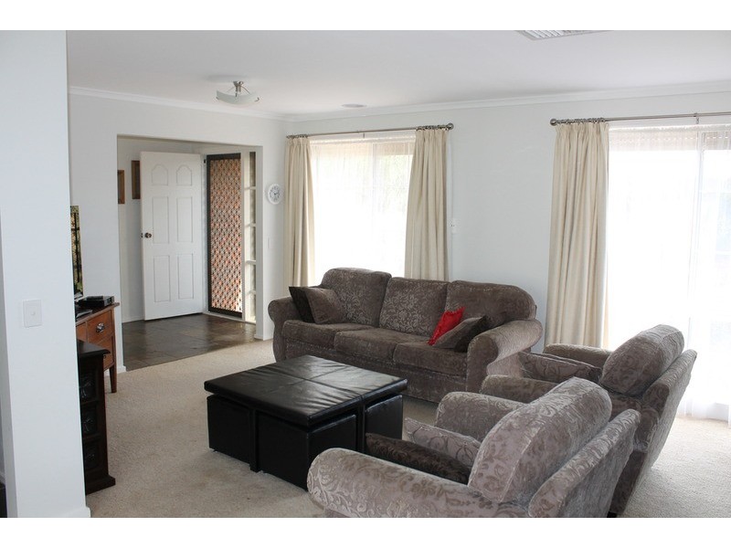 4 Barry Street, Bacchus Marsh VIC 3340