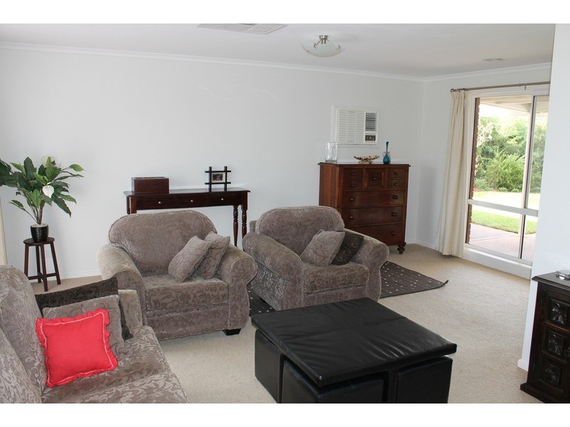 4 Barry Street, Bacchus Marsh VIC 3340