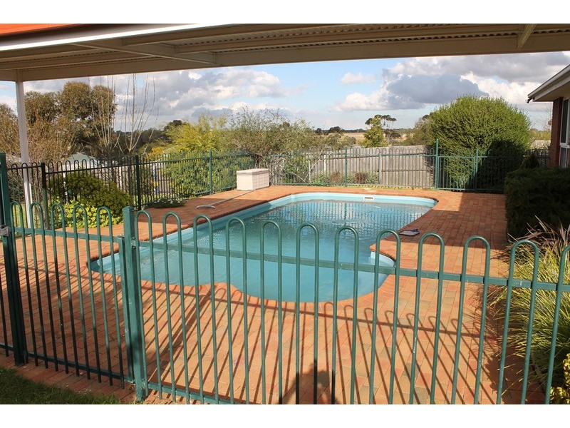 4 Barry Street, Bacchus Marsh VIC 3340