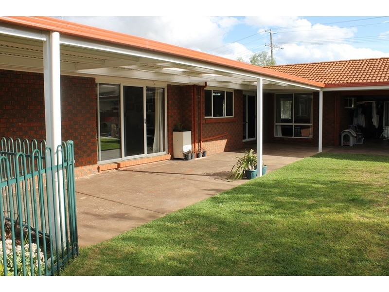 4 Barry Street, Bacchus Marsh VIC 3340