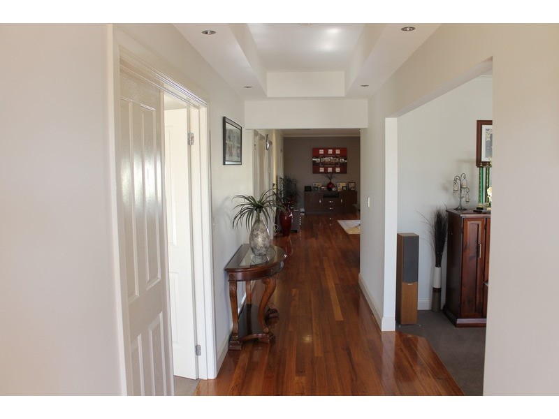 14 Suttonleigh Way, Bacchus Marsh VIC 3340