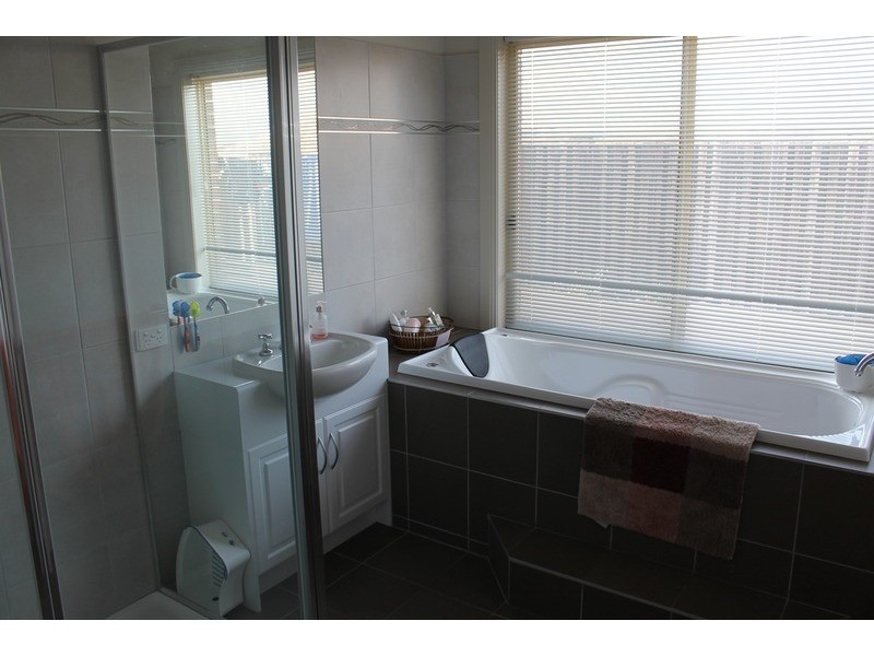 14 Suttonleigh Way, Bacchus Marsh VIC 3340