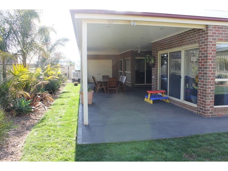 14 Suttonleigh Way, Bacchus Marsh VIC 3340