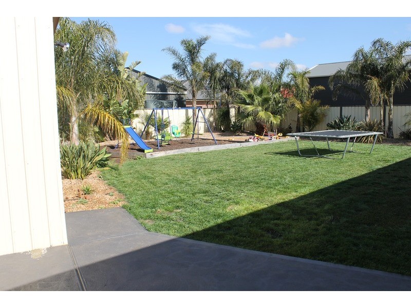 14 Suttonleigh Way, Bacchus Marsh VIC 3340