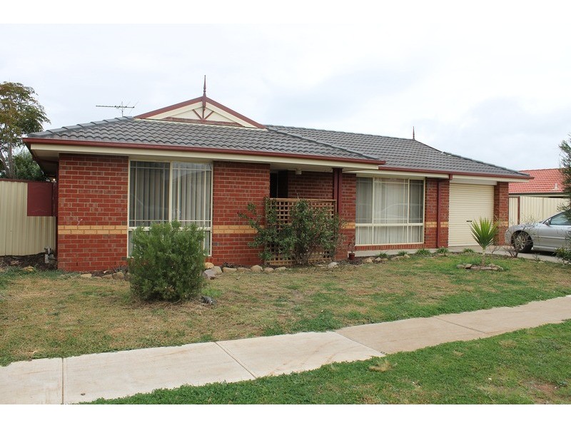 24 McLennan Avenue, Maddingley VIC 3340