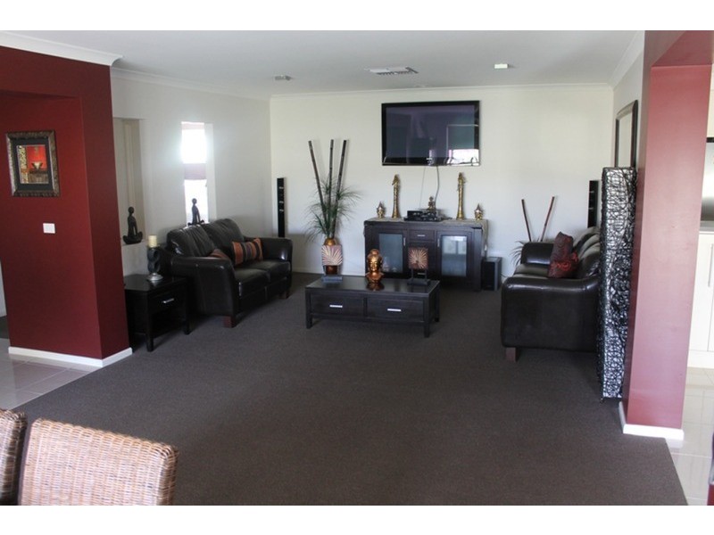 42 Dickson Street, Bacchus Marsh VIC 3340