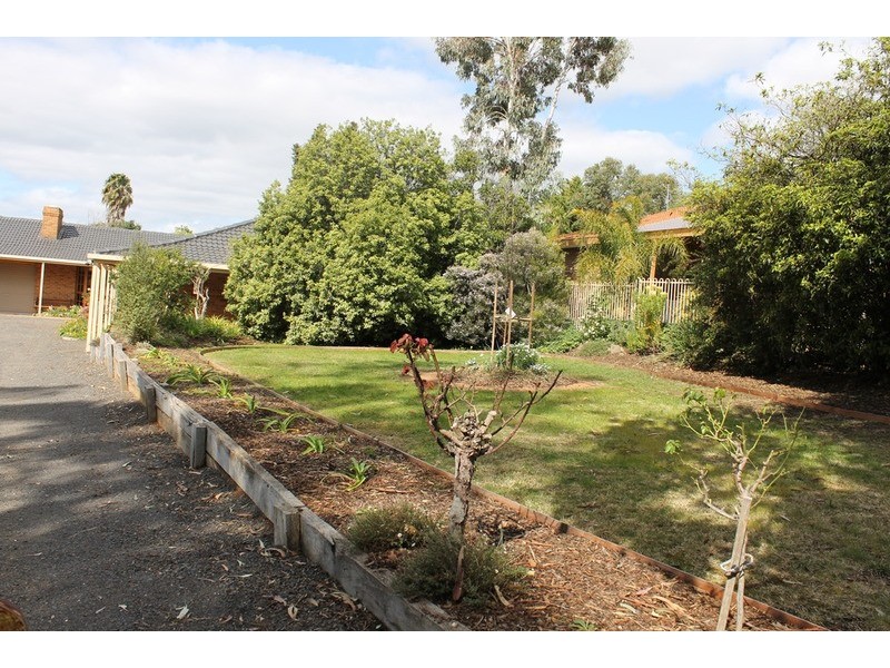 5 Amstel Close, Bacchus Marsh VIC 3340