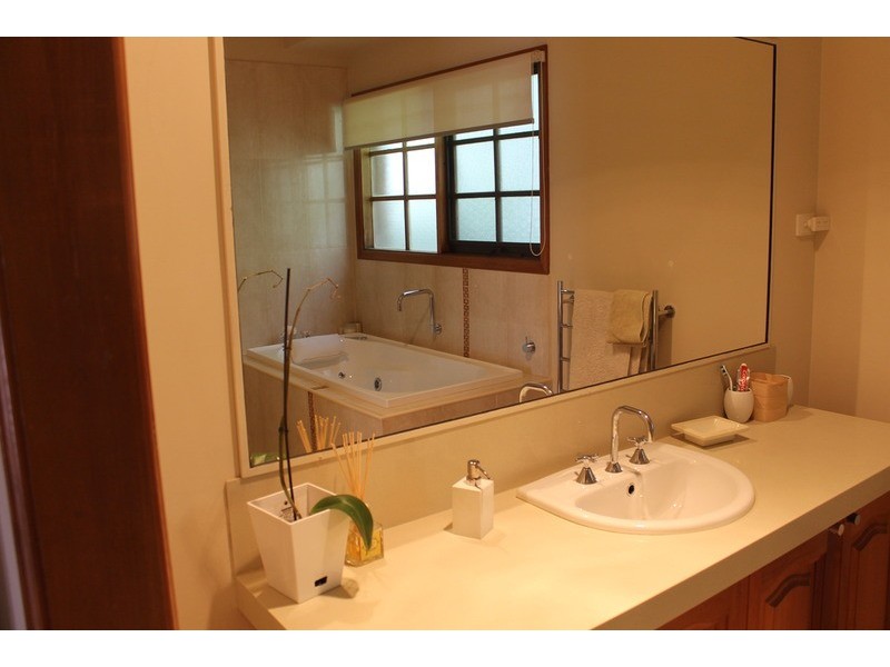 5 Amstel Close, Bacchus Marsh VIC 3340