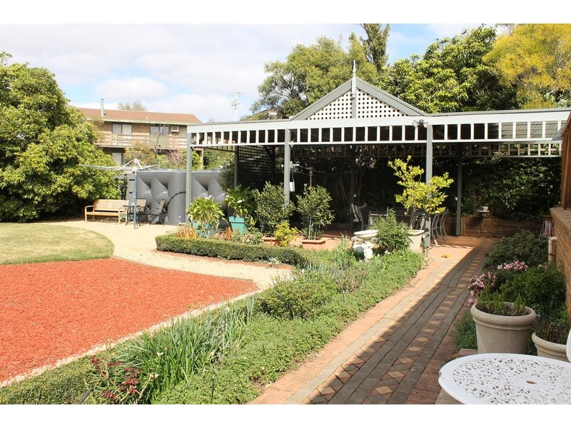 5 Amstel Close, Bacchus Marsh VIC 3340