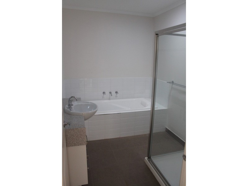 1 2 3/36 Gaynor Street, Bacchus Marsh VIC 3340