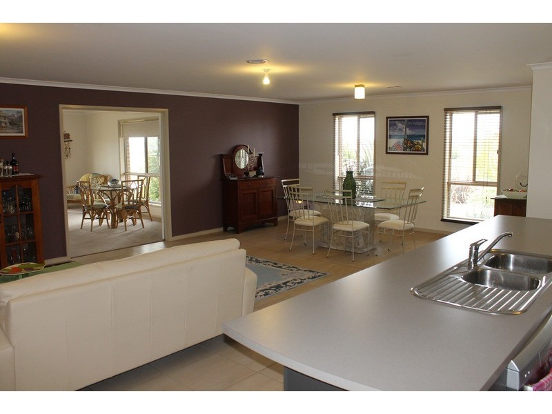 19 Ruxton Way, Bacchus Marsh VIC 3340