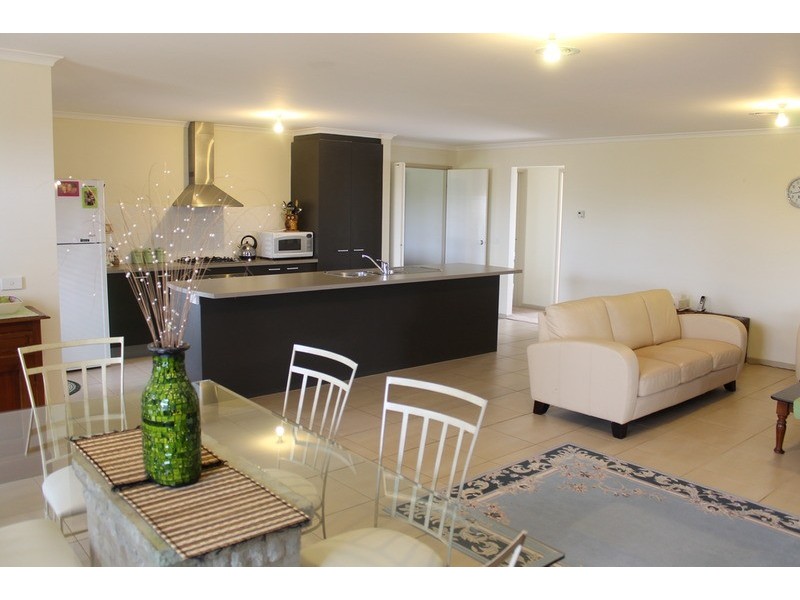 19 Ruxton Way, Bacchus Marsh VIC 3340