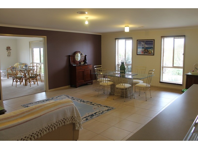 19 Ruxton Way, Bacchus Marsh VIC 3340