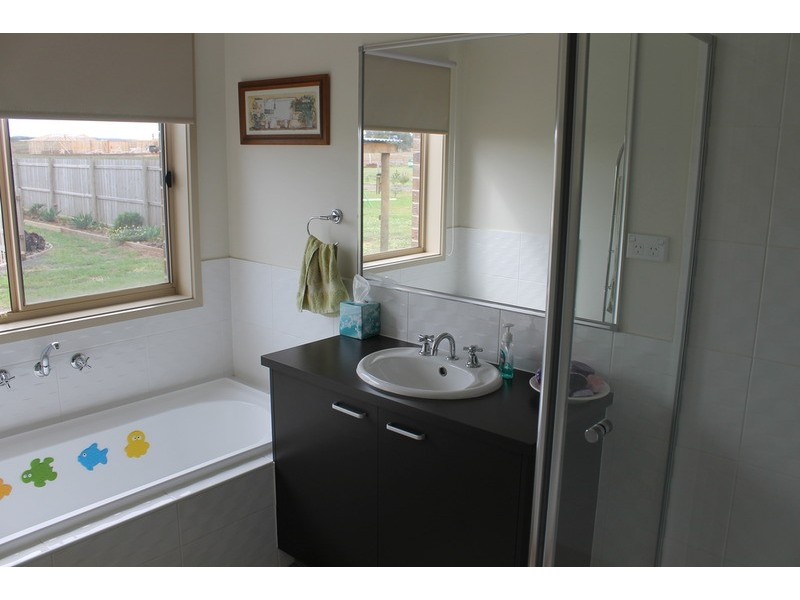 19 Ruxton Way, Bacchus Marsh VIC 3340