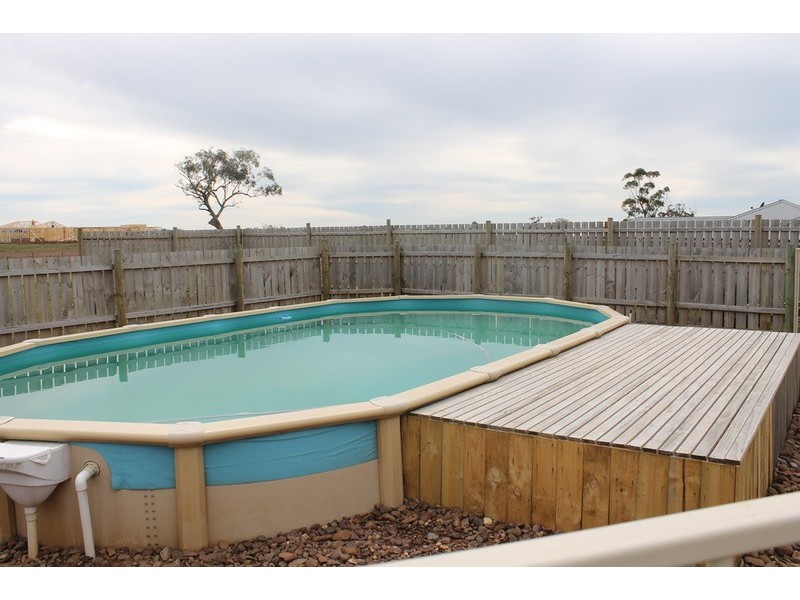 19 Ruxton Way, Bacchus Marsh VIC 3340