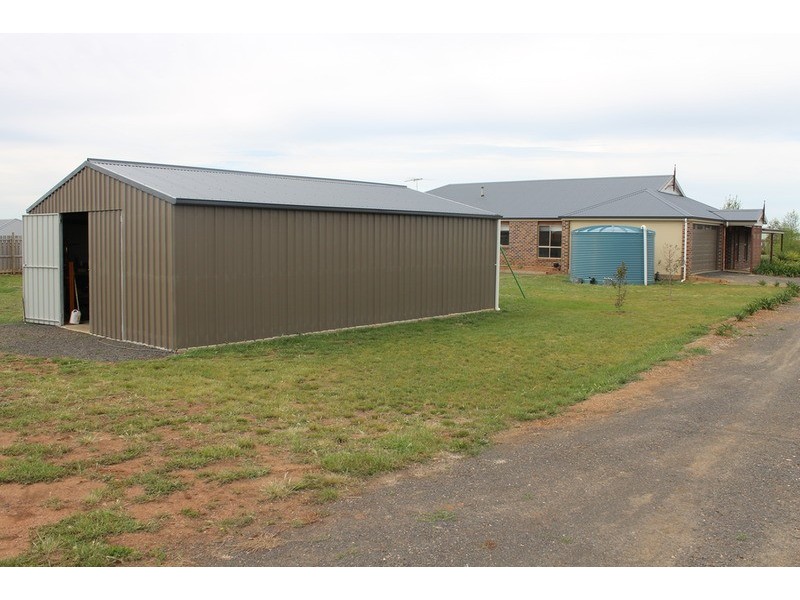 19 Ruxton Way, Bacchus Marsh VIC 3340