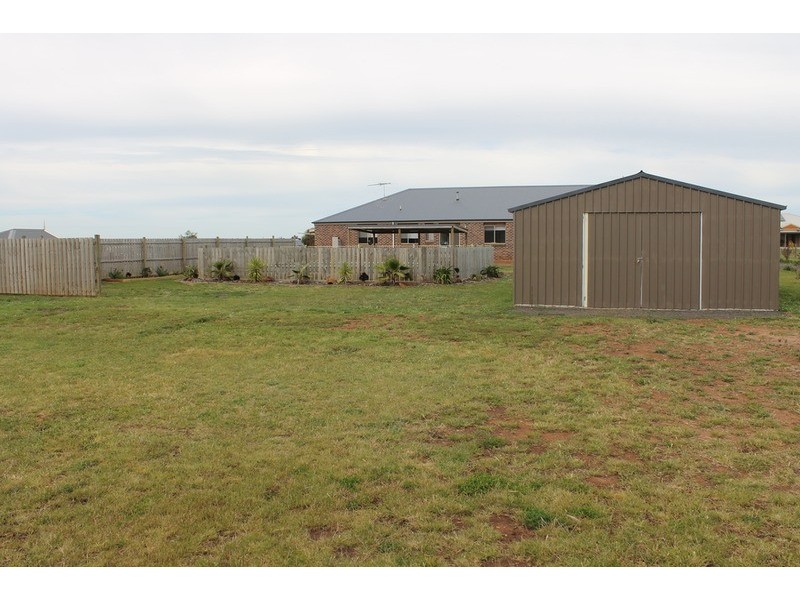 19 Ruxton Way, Bacchus Marsh VIC 3340