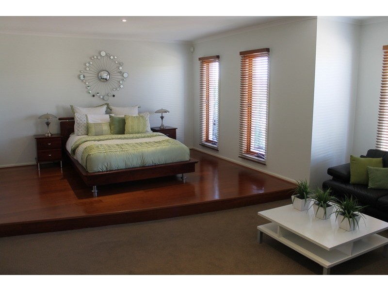 13 Suttonleigh Way, Darley VIC 3340