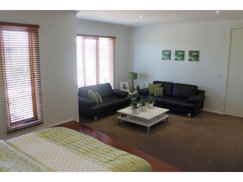 13 Suttonleigh Way, Darley VIC 3340